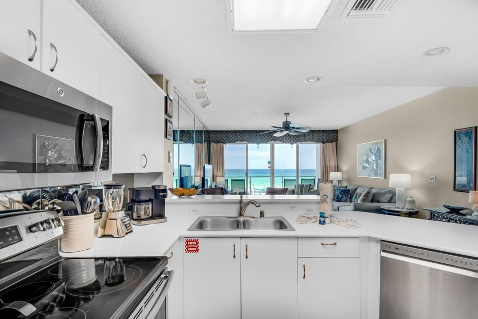 Condo, Multiple Beds (Sterling Sands 208) | Private kitchen | Oven, toaster