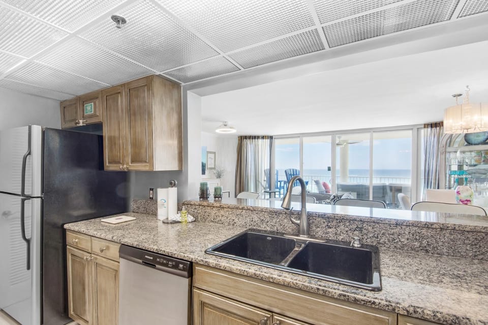 Condo, Multiple Beds (Long Beach Resort 1-904) | Private kitchen | Oven, toaster