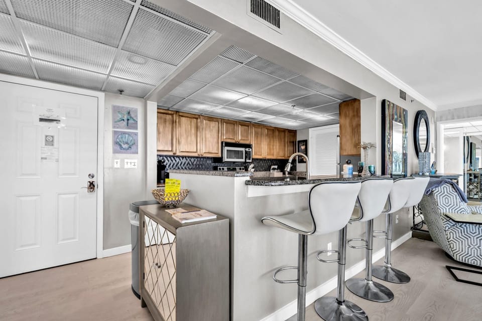 Condo, Multiple Beds (Long Beach Resort 1-904) | Private kitchen | Oven, toaster