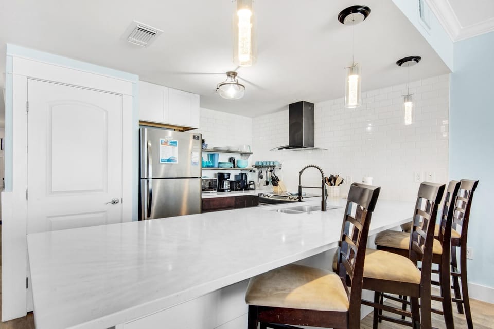 Condo, Multiple Beds (Boardwalk 209) | Private kitchen | Oven, toaster