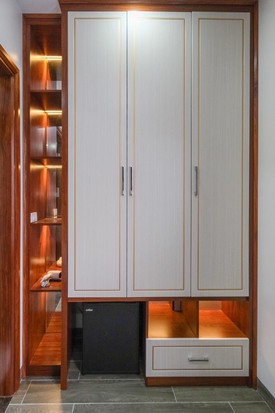 In-room safe, desk, laptop workspace, blackout drapes