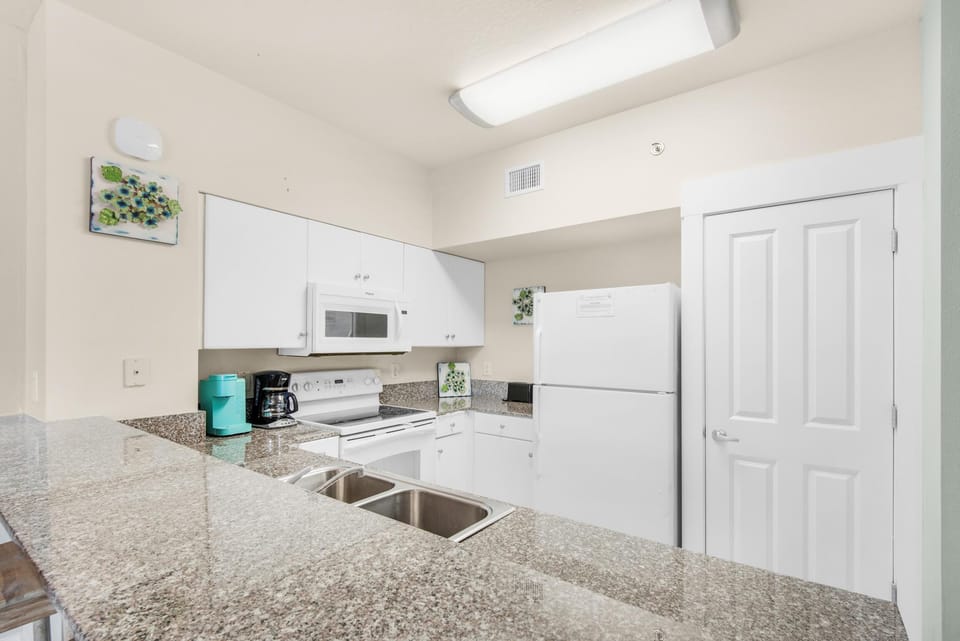 Condo, Multiple Beds (Shores of Panama 2122) | Private kitchen | Oven, toaster