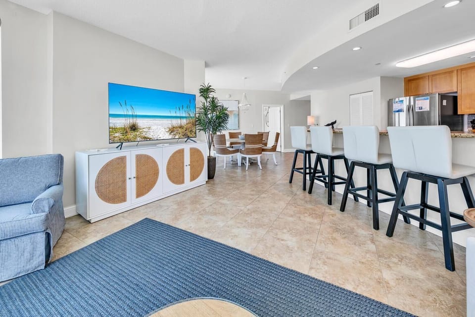 Condo, Multiple Beds (Aqua Resort 401 - Piece of Serenity) | Living area | TV