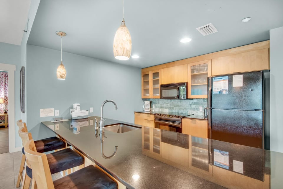 Condo, Multiple Beds (Bahia 4322 4324) | Private kitchen | Oven, toaster