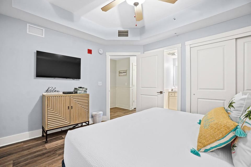 Condo, 1 King Bed with Sofa bed (Calypso 3-2210 - Love Nest) | 1 bedroom, WiFi