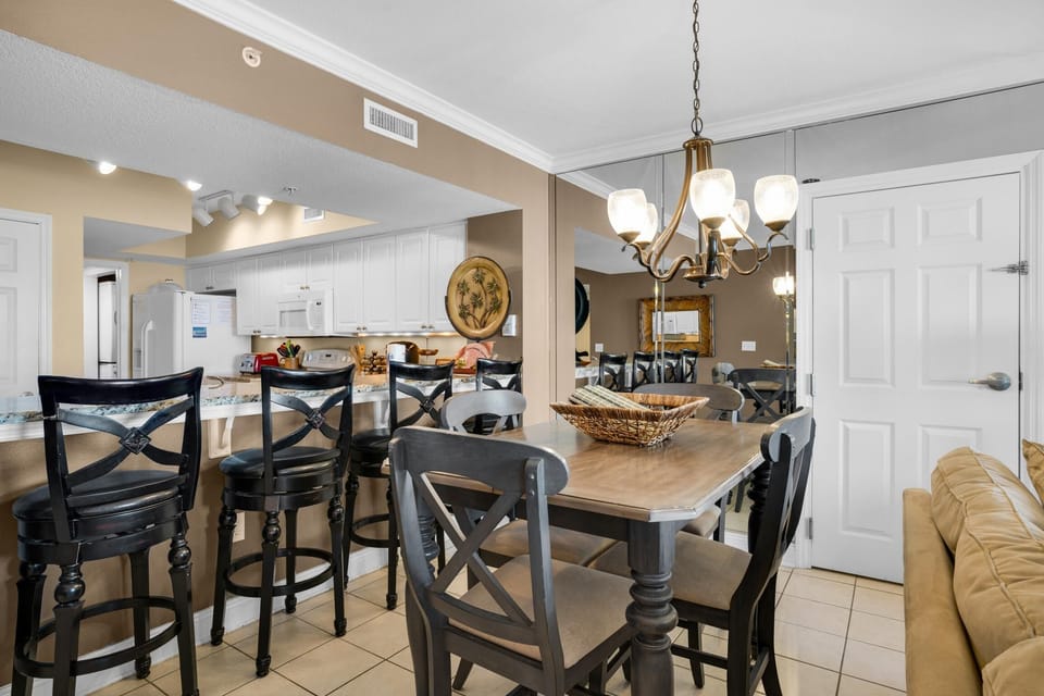 Condo, Multiple Beds (Emerald Beach 930) | Dining