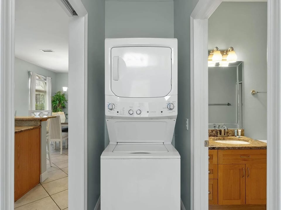 House, Multiple Beds (Emerald Mist) | Interior