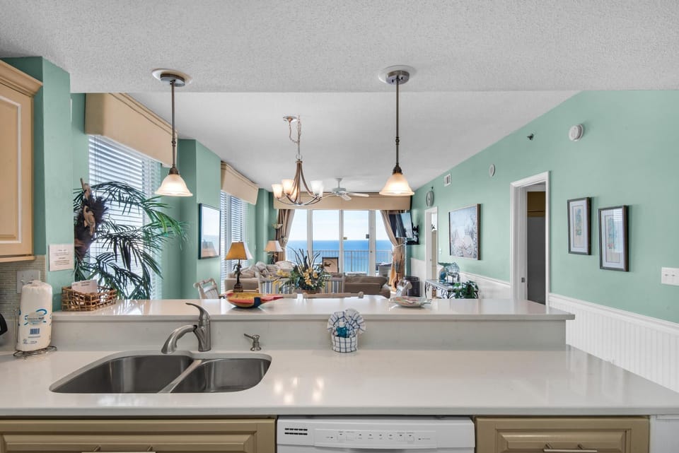 Condo, Multiple Beds (Leeward Key 806) | Private kitchen | Oven, toaster
