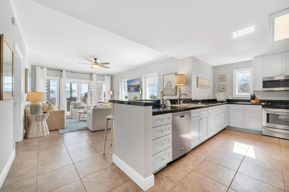 Condo, Multiple Beds (Cassine Way 301 – 30A Blue Sky Breeze) | Private kitchen | Oven, toaster