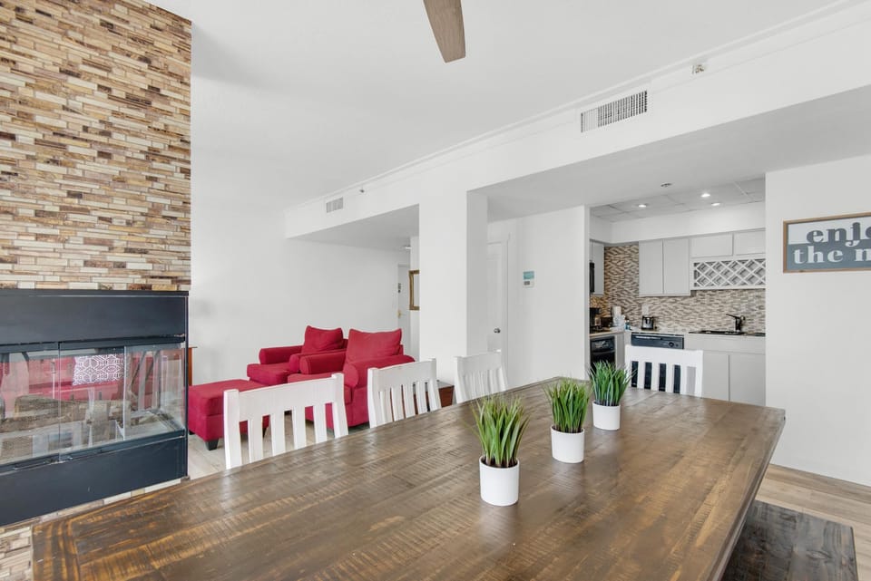 Condo, Multiple Beds (Enclave 702A) | Dining