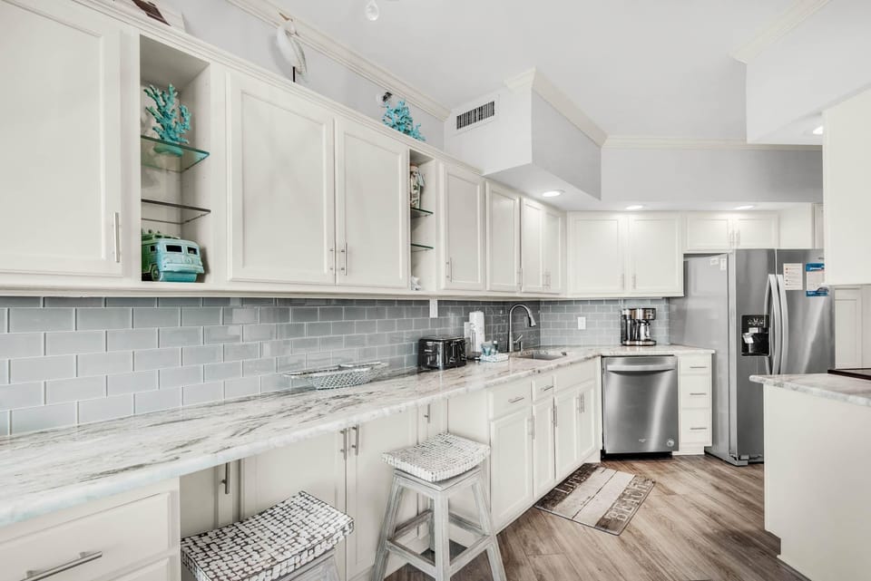 Condo, Multiple Beds (Surfside Resort #208- Emerald Dreams) | Private kitchen | Oven, toaster