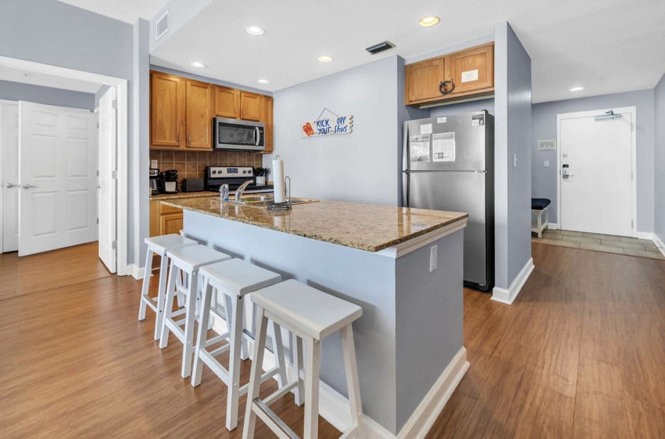 Condo, Multiple Beds (Sterling Reef 706) | Private kitchen | Oven, toaster