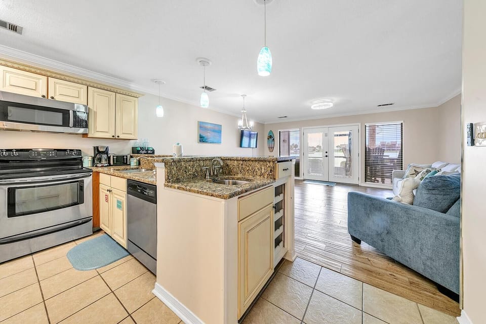 Condo, 1 King Bed with Sofa bed (Seascape Lakefront Villas 189- Don't ) | Private kitchen | Oven, toaster