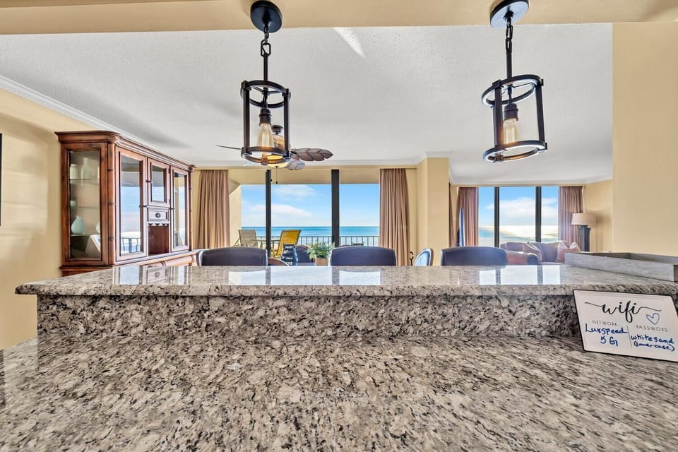Condo, Multiple Beds (Edgewater Tower 1-411) | Interior