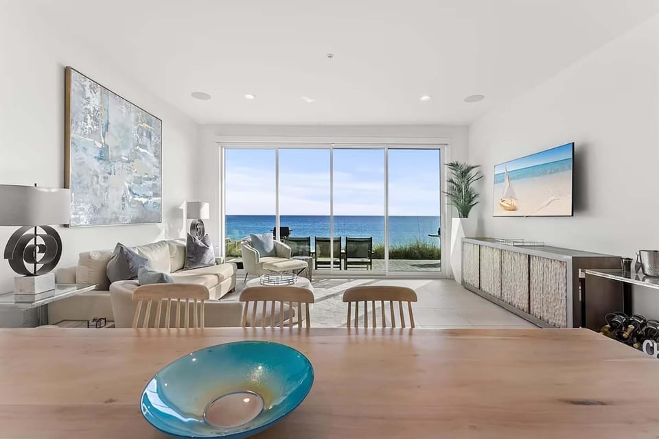 House, Multiple Beds (Henderson Beach Villa #4- Six on the ) | Living area | TV