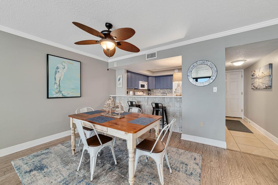 Condo, Multiple Beds (The Breakers 61) | Dining