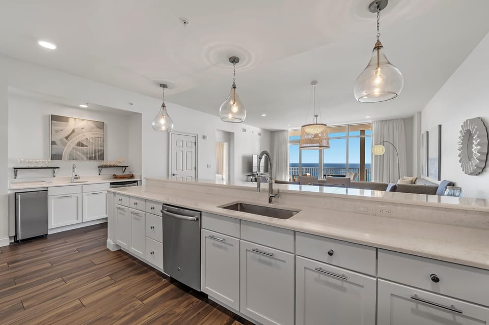 Condo, Multiple Beds (Vista Del Mar 806) | Private kitchen | Paper towels