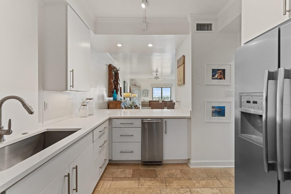 Condo, Multiple Beds (Shipwatch Riverside E905) | Private kitchen | Oven, toaster, paper towels