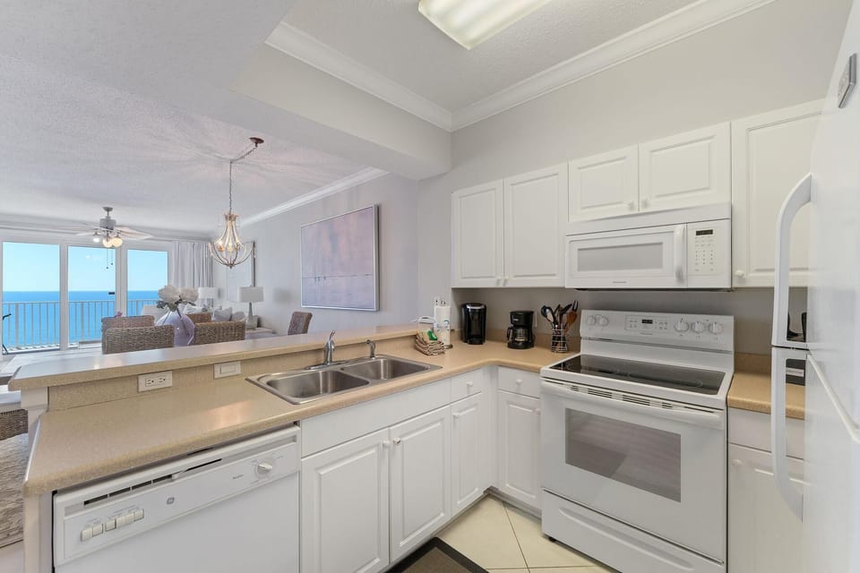 Condo, Multiple Beds (Windemere 1307) | Private kitchen | Oven, toaster, paper towels