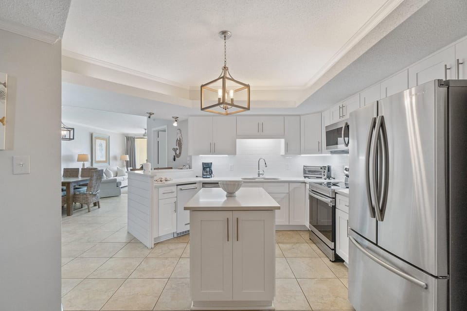 Condo, Multiple Beds (Summer House 1203A) | Private kitchen | Oven, toaster, paper towels