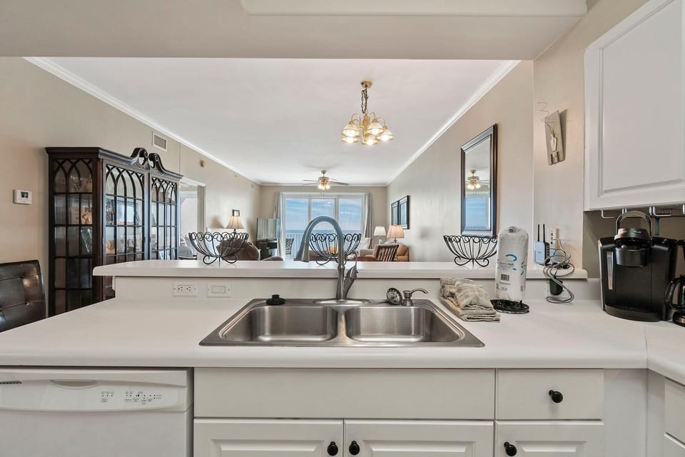 Condo, Multiple Beds (Windemere 907) | Private kitchen | Oven, toaster, paper towels