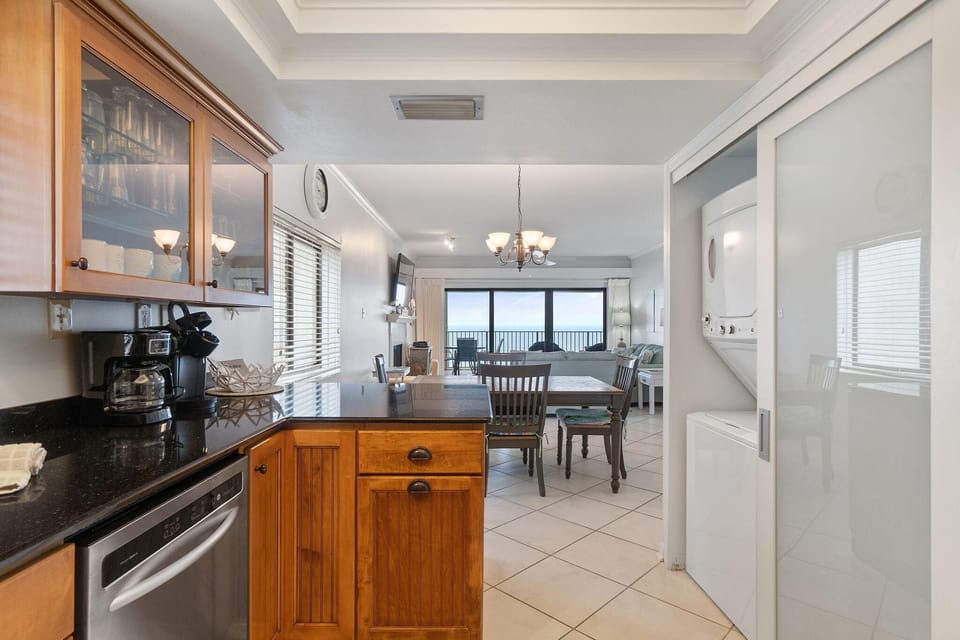 Condo, Multiple Beds (Shipwatch A601) | Private kitchen | Oven, toaster, paper towels