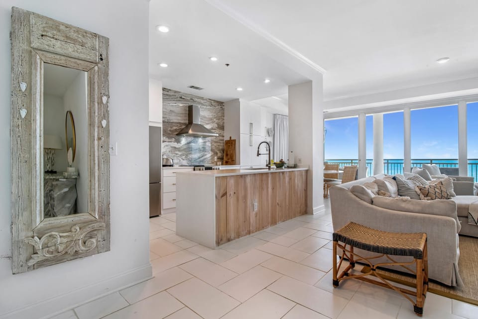 Condo, Multiple Beds (La Playa 402) | Interior