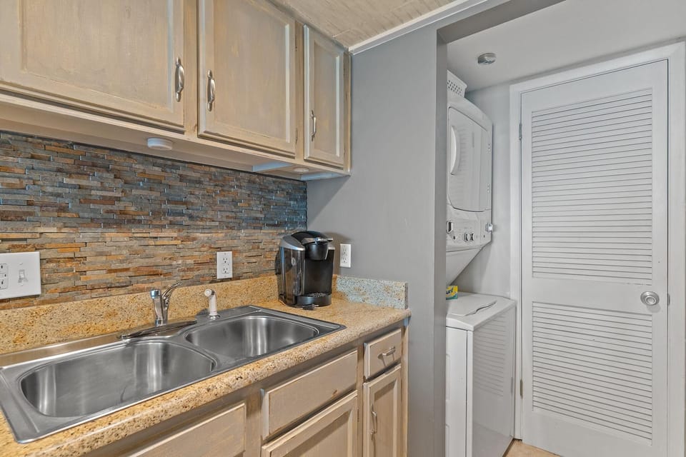 Condo, Multiple Beds (Castaways 7B) | Interior