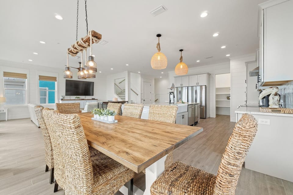 House, Multiple Beds (ShipFaced Beach House) | Dining