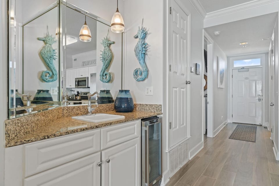 Condo, Multiple Beds (Regency Isle 503) | Private kitchen | Oven, toaster, paper towels