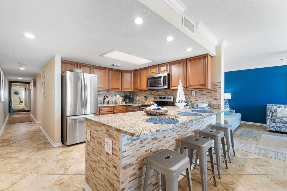 Condo, Multiple Beds (Castaways 5D) | Private kitchen | Oven, toaster, paper towels