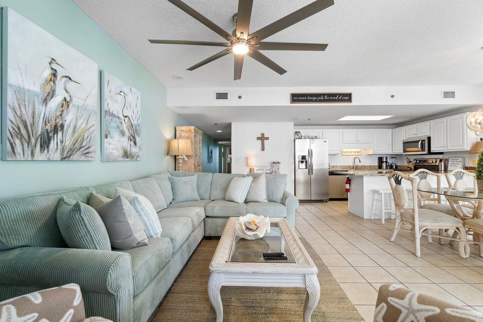 Condo, Multiple Beds (Phoenix 8 406) | Living area | TV