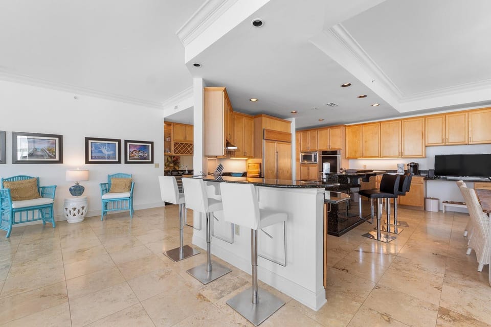 Condo, Multiple Beds (Mediterranean East 401) | Interior