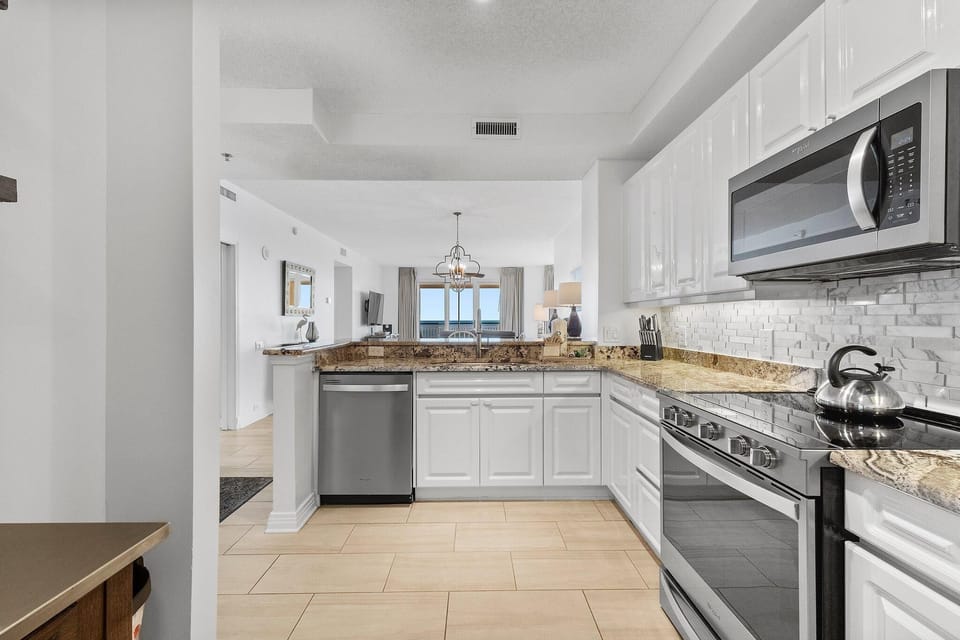 Condo, Multiple Beds (Beach Colony West 12C) | Private kitchen | Oven, toaster, paper towels