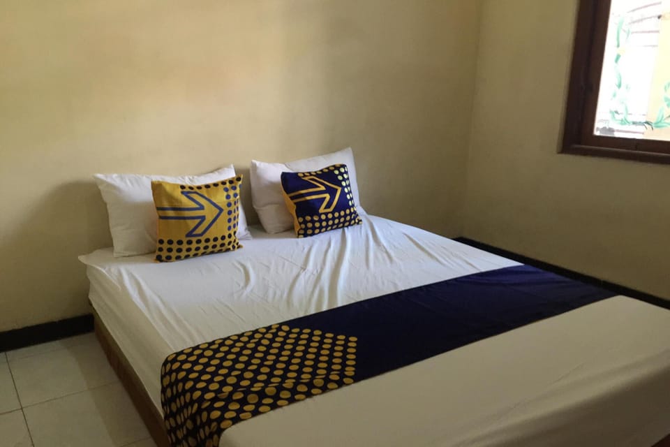 Basic Double Room | Free WiFi, bed sheets