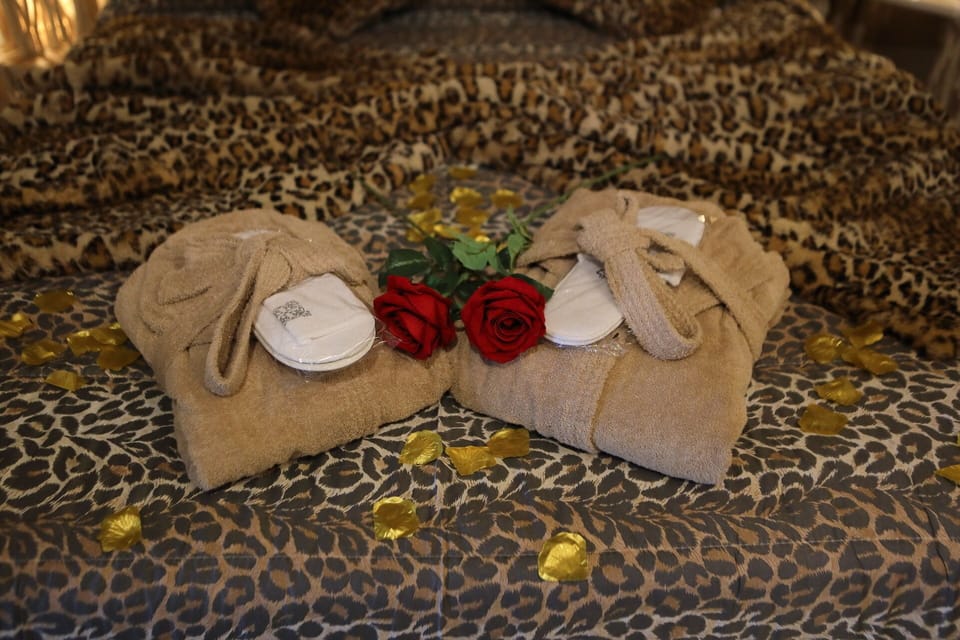 Royal Room | Frette Italian sheets, premium bedding, memory foam beds, minibar