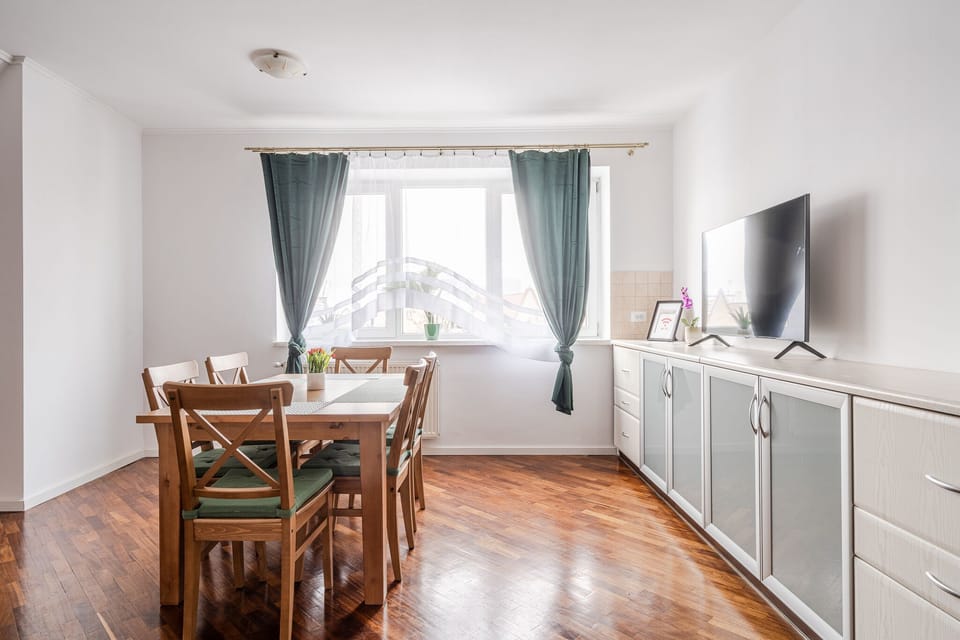 Classic Apartment | Dining room