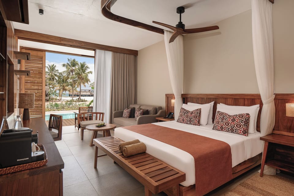 Deluxe Room (1 King Bed or 2 Twin Beds , Swim Up) | Terrace/patio