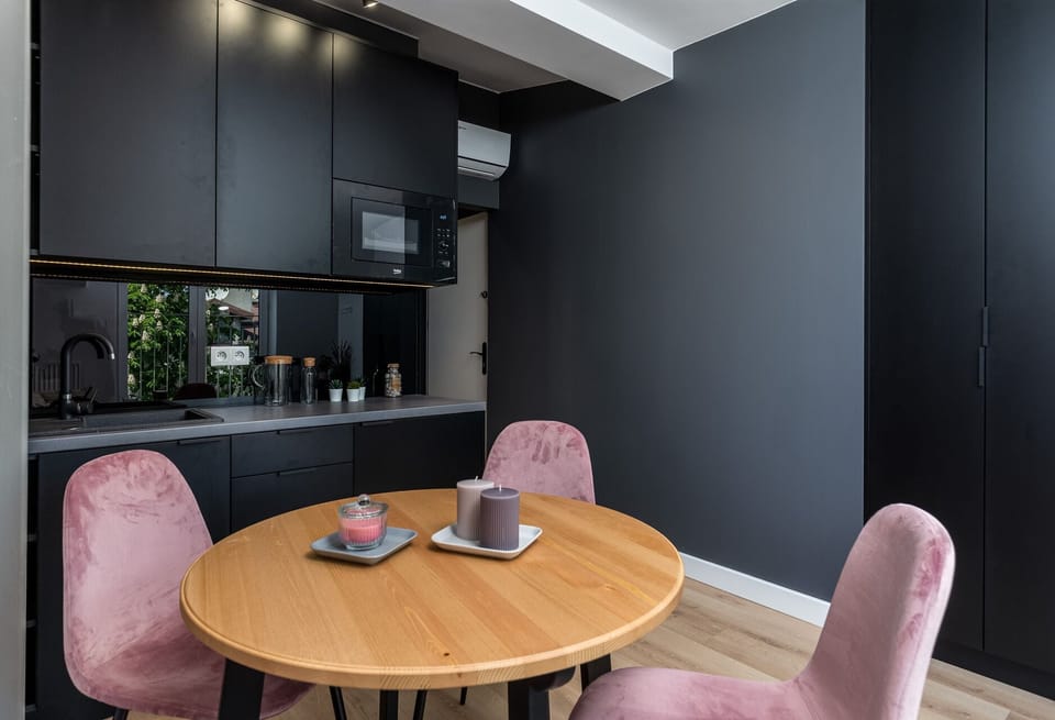 D. Studio Smart Apartments | Desk, laptop workspace, iron/ironing board, free WiFi