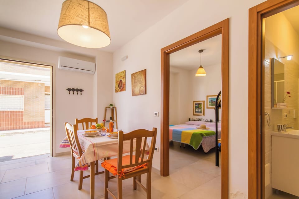 Standard Apartment, 1 Bedroom, Air conditioning (Casa Lory 3 Cozy and near the Sea) | Dining