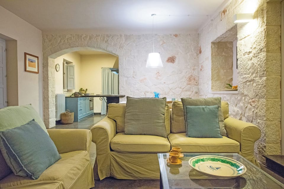Standard Villa, Multiple Bedrooms, Mountainside (Villa Iris) | Living area | 21-inch Smart TV with cable channels