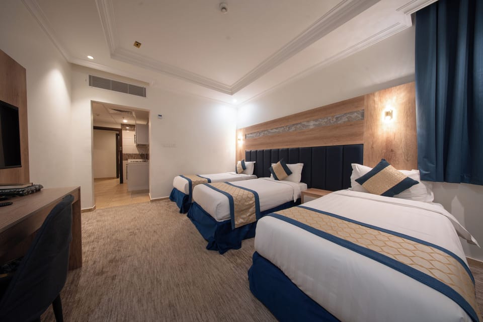 Family Suite | In-room safe, desk, laptop workspace, soundproofing