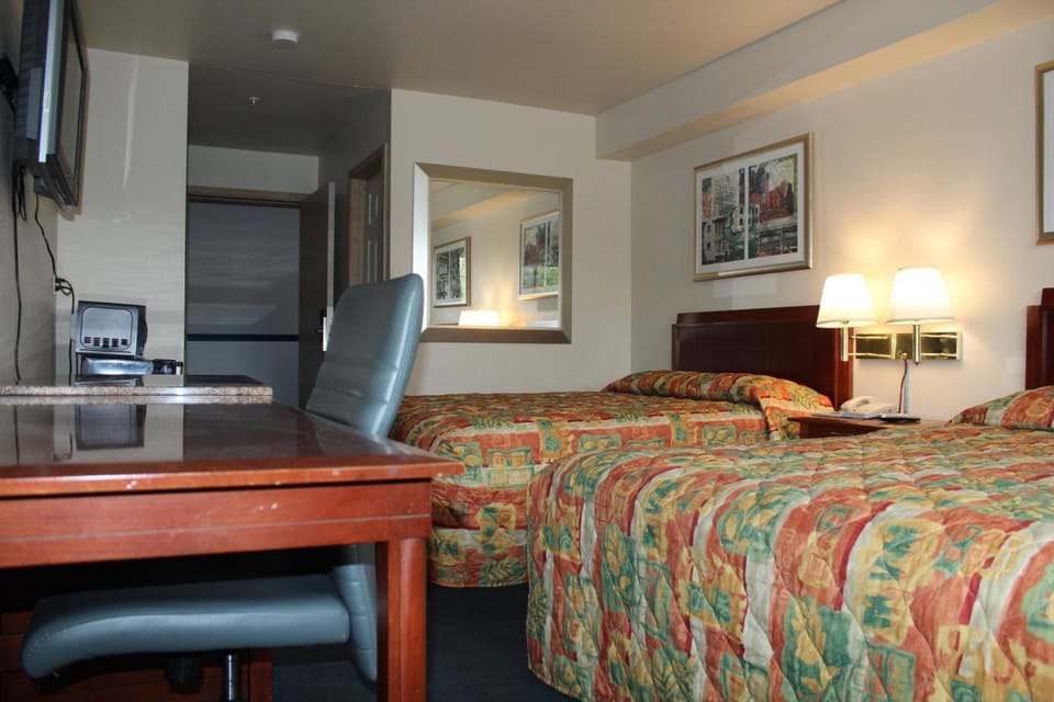 Desk, iron/ironing board, free WiFi