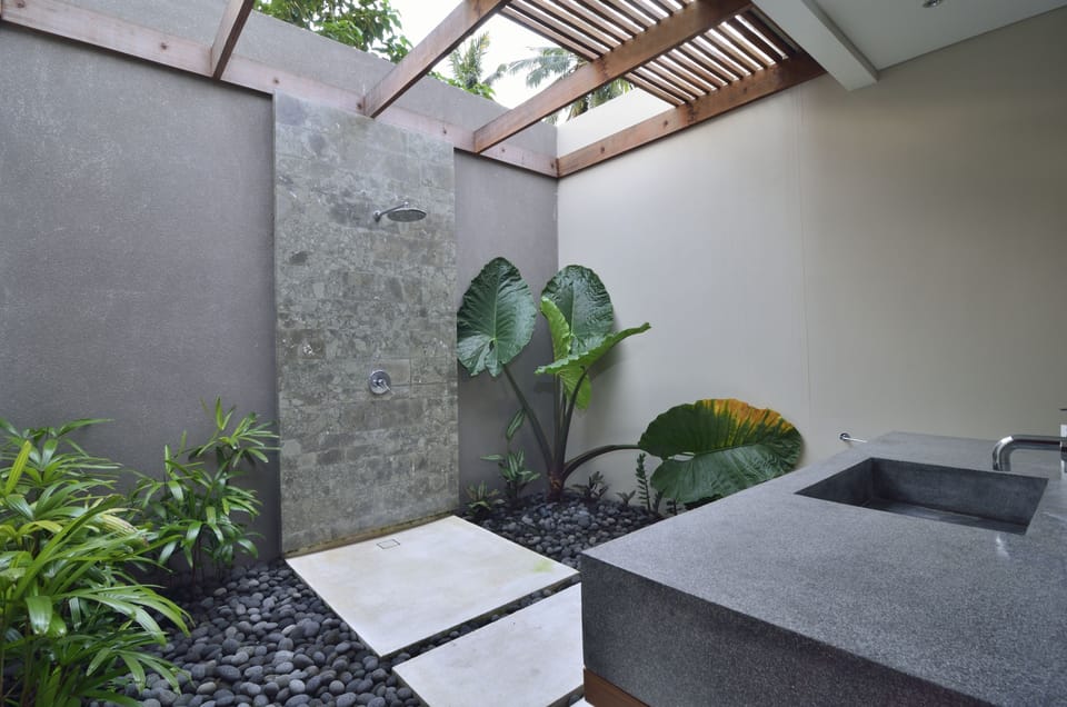 Bathroom shower