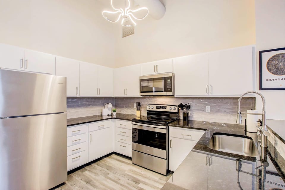 Apartment | Private kitchen | Fridge, microwave, oven, coffee/tea maker