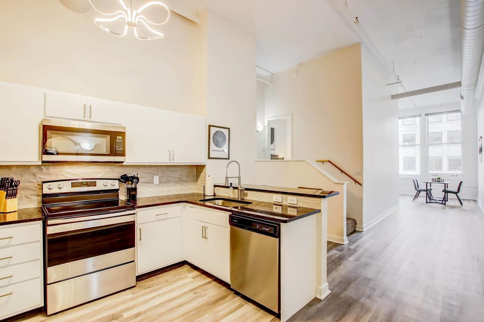 Apartment | Private kitchen | Fridge, microwave, oven, coffee/tea maker