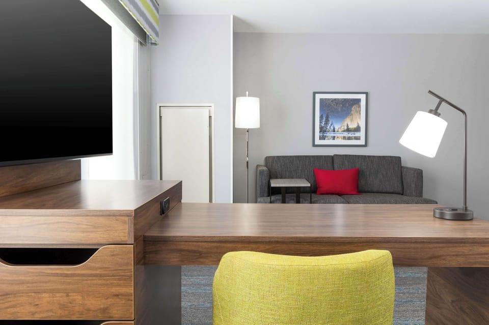 In-room safe, iron/ironing board, travel crib, free WiFi