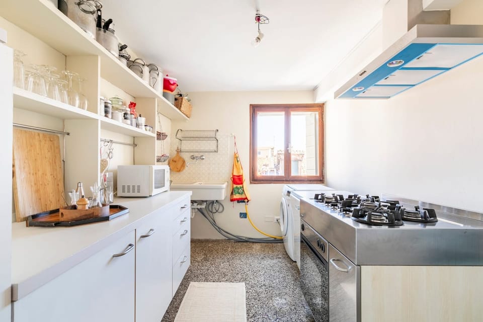 Premium Apartment | Private kitchen | Full-size fridge, microwave, oven, stovetop