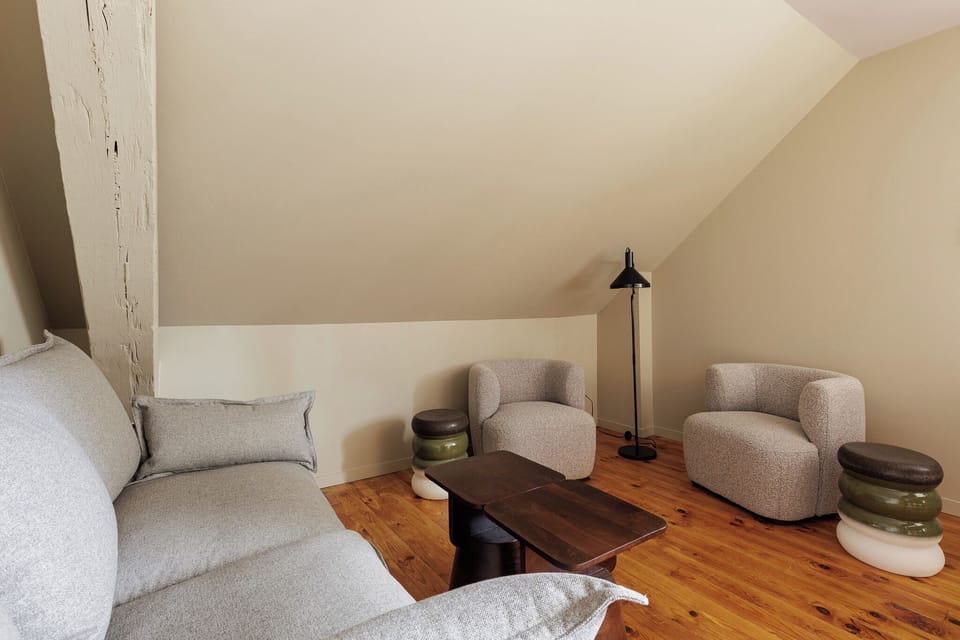 Premium bedding, memory foam beds, free WiFi, bed sheets