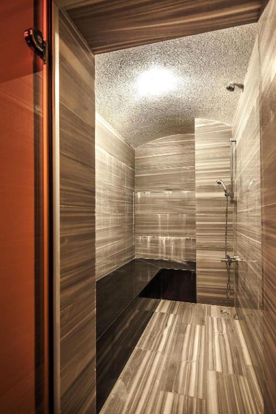 Couples treatment rooms, steam room, massages